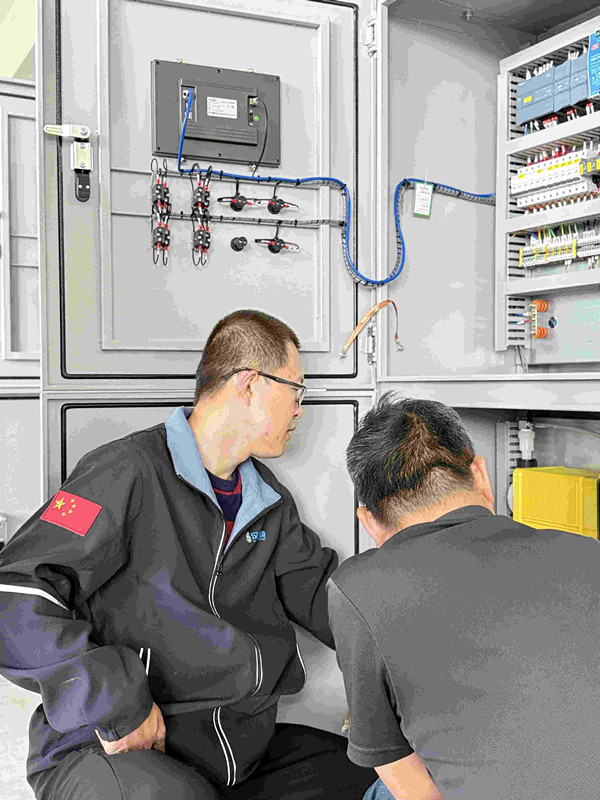 客戶到河北漢藍廠區考察SCR脫硝控制系統