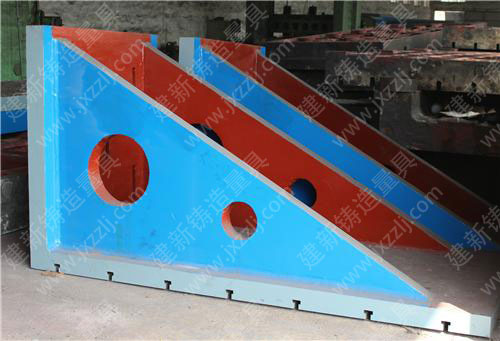 ���͏���